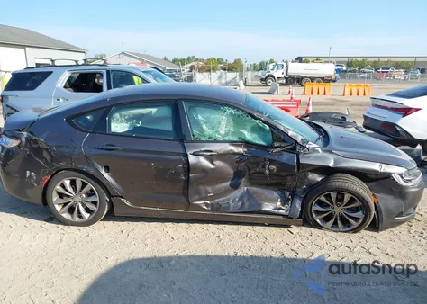 2015 Chrysler 200 S z USA, uszkodzony, nr VIN 1C3CCCBBXFN559690